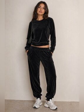 Y2K Velour Track Suit Pullover + Jogger Magaschoni in Black Size Medium